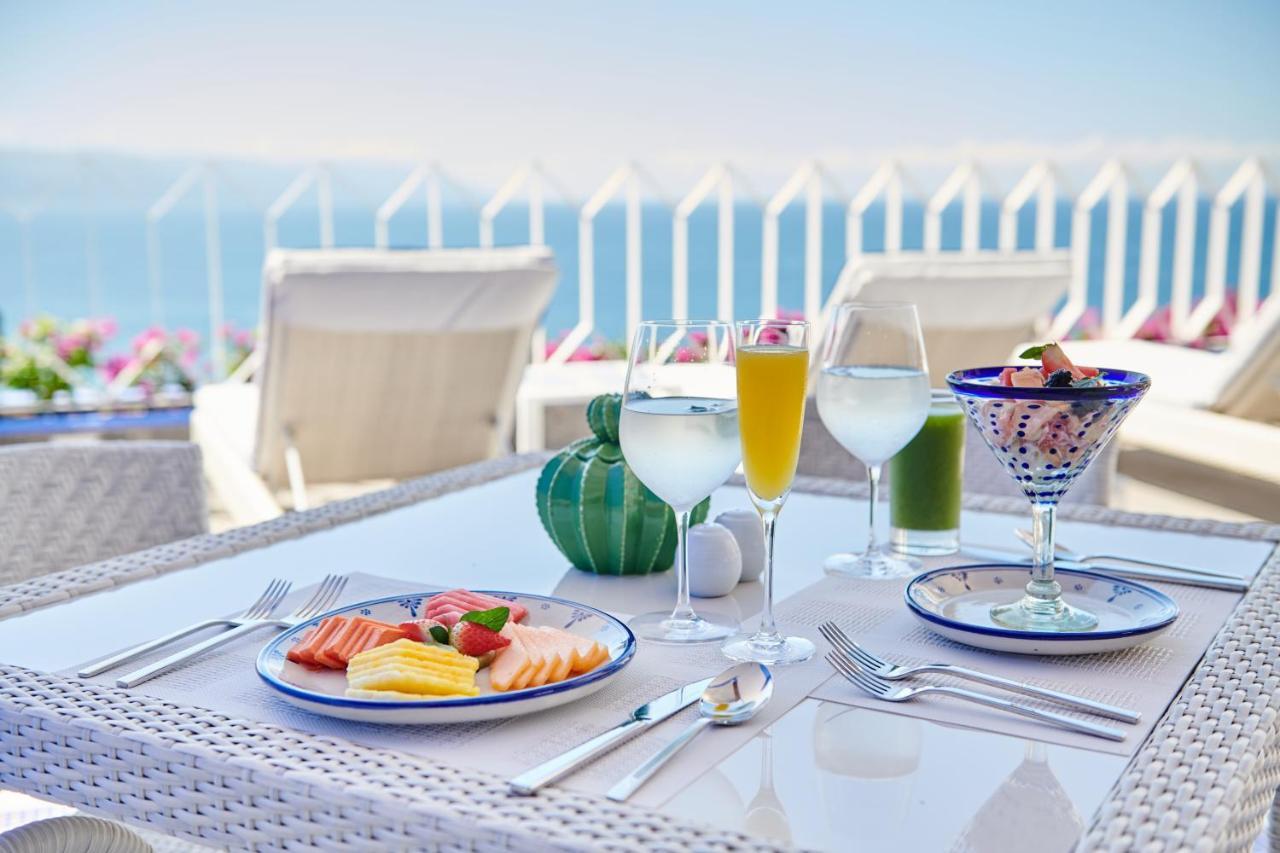 פוארטו ואלארטה Hotel Luxury Patio Azul (Adults Only) מראה חיצוני תמונה A table set for breakfast